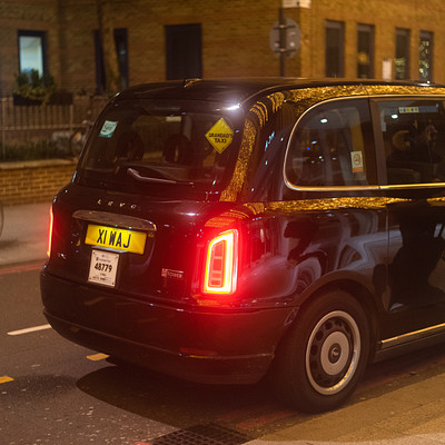 Black Cab Back (#2024 #2024-12 #black-cabs #cars #colour #december #digital #lens-50mm #night #nikon-d810 #ratio-1-1)